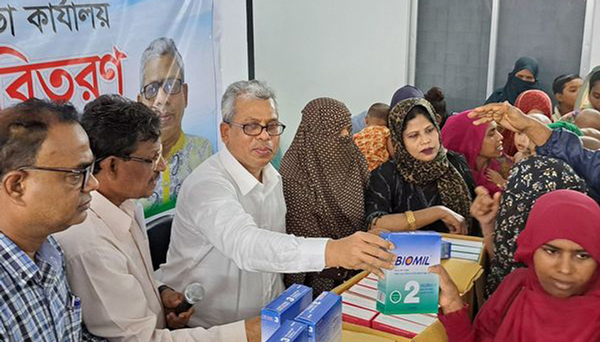 পৌরমেয়র হিজলের উদ্যোগে শিশু খাদ্য বিতরণ সুসপন্ন, পৌরবাসির অভিনন্দন প্রকাশ