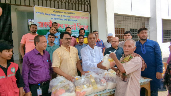 খাগড়াছড়িতে বন্যার্তদের মাঝে খাদ্য সামগ্রী বিতরণ