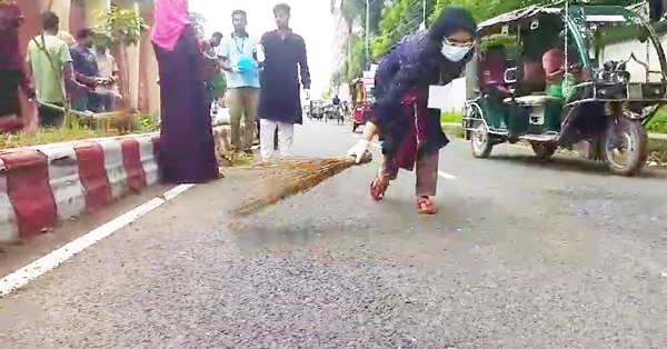 নাটোরে সড়ক পরিষ্কারের সাথে বৃক্ষরোপণ করবে শিক্ষার্থীরা সাথে ট্রাফিকিং 