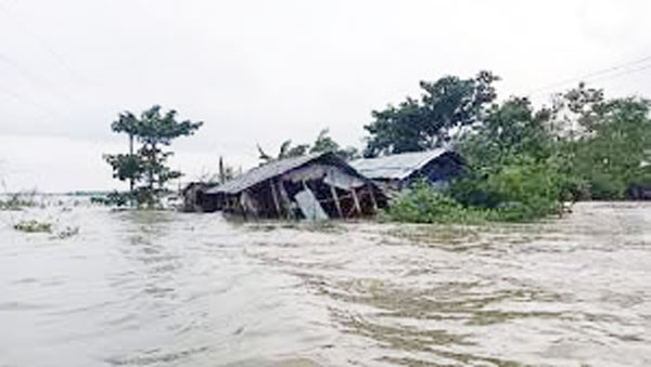 ১১ জেলায় ভয়াবহ বন্যায় মৃতের সংখ্যা বেড়ে ২৩, ক্ষতিগ্রস্ত ৫৫ লাখেরও বেশি মানুষ