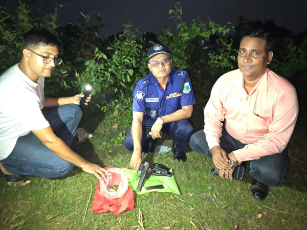 জয়পুরহাট থানা থেকে লুট হওয়া অস্ত্র ও গুলি উদ্ধার