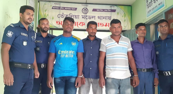 তেঁতুলিয়ায় সন্ত্রাসীদিয়ে জনসাধারণের উপর হামলায় চেয়ারম্যানসহ ১৫ জনের নামে মামলা আটক ৭