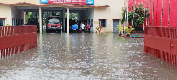 ভারী বৃষ্টি ও উজানের ঢলে কুড়িগ্রামে আবারও বাড়ছে নদ-নদীর পানি