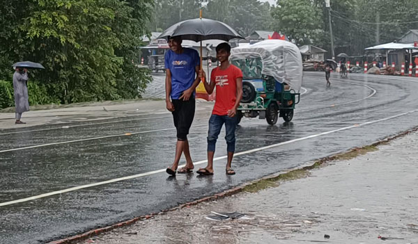 কুড়িগ্রামে ১৫৭ মিলিমিটার বৃষ্টিপাত রেকর্ড, দুর্ভোগে মানুষজন