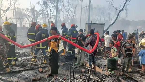 পুড়ে ছাই ৫ শতাধিক স্থাপনা রোহিঙ্গা ক্যাম্পে ভয়াবহ আগুন শিশুসহ দুজনের মৃত্যু