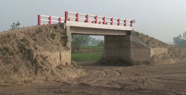 গোবিন্দগঞ্জে আলোচনায় এখন দুর্যোগ ব্যবস্থাপনা অধিদপ্তরে নির্মিত চার কালভার্ট