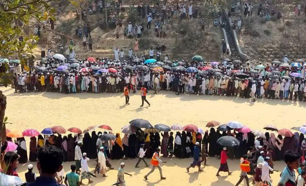 প্রধান উপদেষ্টা ও জাতিসংঘের মহাসচিবের সফর  মেগা ইফতারের স্থানে লাখো রোহিঙ্গার অপেক্ষা