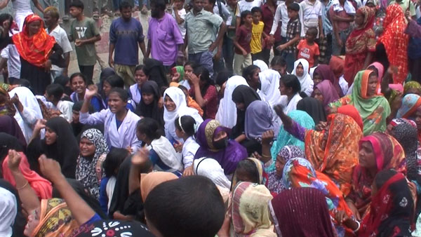 গাইবান্ধার গোবিন্দগঞ্জের স্কুল ছাত্র সাব্বির হোসেনকে অপহরন ও হত্যা প্রতিবাদে ২ঘন্টাব্যাপি ঢাকা রংপুর মহাসড়ক অবরোধ করে বিক্ষোভ শিক্ষাথী ও এলাকাবাসীর গাইবান্ধার গোবিন্দগঞ্জের স্কুল ছাত্র সাব্বির হোসেনকে অপহরন ও হত্যা প্রতিবাদে ২ঘন্টাব্যাপি ঢাকা রংপুর মহাসড়ক অবরোধ করে বিক্ষোভ শিক্ষাথী ও এলাকাবাসীর
