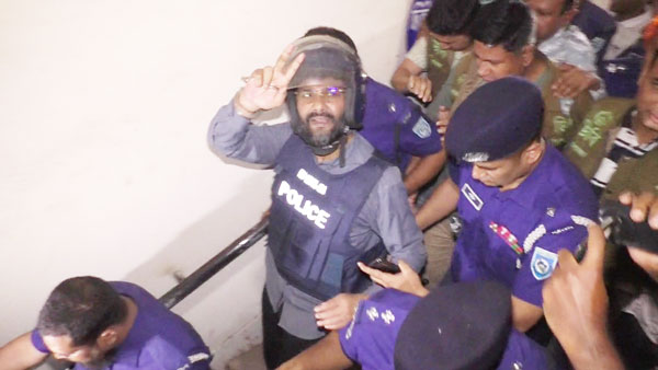 গাইবান্ধা সদরের সাবেক এমপি সারোয়ার কবিরের জামিন নামঞ্জুর করে কারাগারে প্রেরণ গাইবান্ধা সদরের সাবেক এমপি সারোয়ার কবিরের জামিন নামঞ্জুর করে কারাগারে প্রেরণ