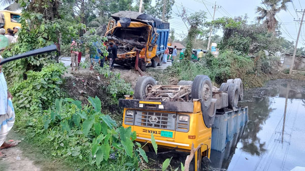 নোয়াখালীতে দুই ট্রাকের সংঘর্ষ নিহত ২ নোয়াখালীতে দুই ট্রাকের সংঘর্ষ নিহত ২