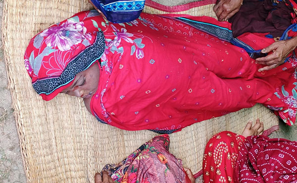 নিখোঁজের ১৯ ঘণ্টা পর দেড় কিলোমিটার দূরে নদীতে মিললো শিশু রিমির মরদেহ নিখোঁজের ১৯ ঘণ্টা পর দেড় কিলোমিটার দূরে নদীতে মিললো শিশু রিমির মরদেহ