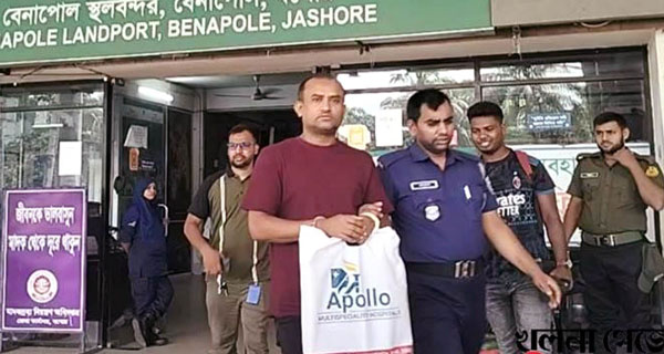 বেনাপোল ইমিগ্রেশন দিয়ে ভারতে যাওয়ার সময় কেন্দ্রীয় যুবলীগ নেতা জামিল আহম্মেদ আটক বেনাপোল ইমিগ্রেশন দিয়ে ভারতে যাওয়ার সময় কেন্দ্রীয় যুবলীগ নেতা জামিল আহম্মেদ আটক