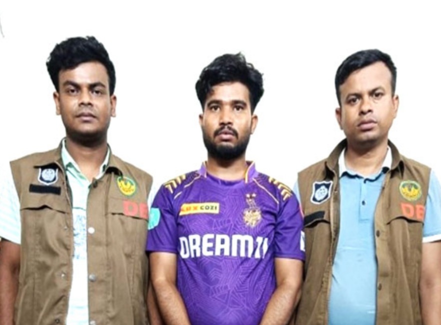 রাজশাহীতে মাদকদ্রব্যসহ গ্রেপ্তার – ১ রাজশাহীতে মাদকদ্রব্যসহ গ্রেপ্তার – ১