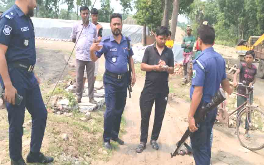 বাগমারায় ফসলি জমিতে পুকুর খননের অভিযোগে ২ লাক টাকা জরিমানাসহ কারাদণ্ড বাগমারায় ফসলি জমিতে পুকুর খননের অভিযোগে ২ লাক টাকা জরিমানাসহ কারাদণ্ড