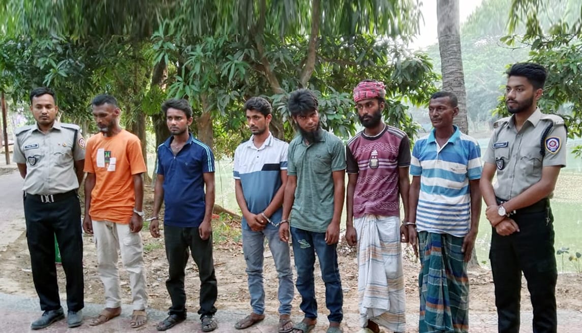 আদমদীঘিতে মাদকদ্রব্য সেবন ও বিক্রির দায়ে ছয় জনের জেল-জরিমানা।। আদমদীঘিতে মাদকদ্রব্য সেবন ও বিক্রির দায়ে ছয় জনের জেল-জরিমানা।।