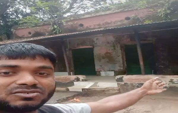ঘোড়াঘাটে জরাজীর্ণ ডাকবাংলো ঘোড়াঘাটে জরাজীর্ণ ডাকবাংলো