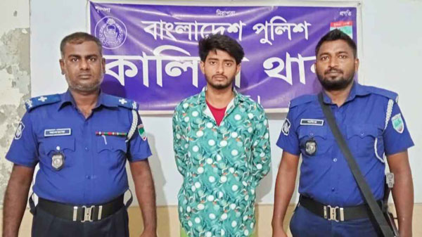 নড়াইলে ধর্ষণ মামলার প্রধান পলাতক আসামি গ্রেফতার নড়াইলে ধর্ষণ মামলার প্রধান পলাতক আসামি গ্রেফতার