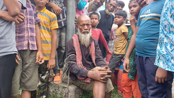 বাঘায় ৩ মণ আমসহ একজন চোর আটক
