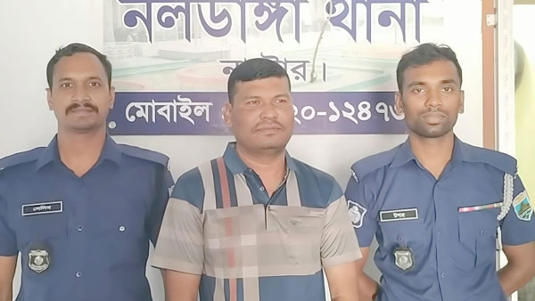 নাটোরে সাবেক পৌর মেয়র ও আওয়ামী লীগের সাধারণ সম্পাদক মনির গ্রেপ্তার নাটোরে সাবেক পৌর মেয়র ও আওয়ামী লীগের সাধারণ সম্পাদক মনির গ্রেপ্তার