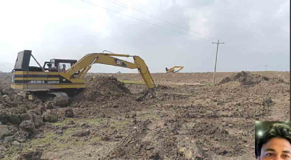 রাজশাহীর দুর্গাপুরের উজালখলসী বিলে পুকুর খননের মাটি ড্রাম ট্রাকে পরিবহন করায় রাস্তা নষ্ঠ রাজশাহীর দুর্গাপুরের উজালখলসী বিলে পুকুর খননের মাটি ড্রাম ট্রাকে পরিবহন করায় রাস্তা নষ্ঠ