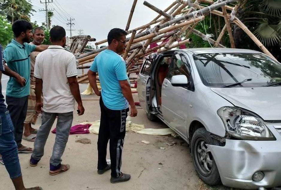 আদমদীঘিতে প্রাইভেট কারের ধাক্কায় ৩বছরের শিশুর মৃত্যু।। আদমদীঘিতে প্রাইভেট কারের ধাক্কায় ৩বছরের শিশুর মৃত্যু।।