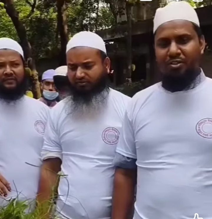 দুপচাঁচিয়ায় ওলামা মাশায়েখ পরিষদের উদ্যোগে পরিস্কার পরিচ্ছন্নতা অভিযান।। দুপচাঁচিয়ায় ওলামা মাশায়েখ পরিষদের উদ্যোগে পরিস্কার পরিচ্ছন্নতা অভিযান।।