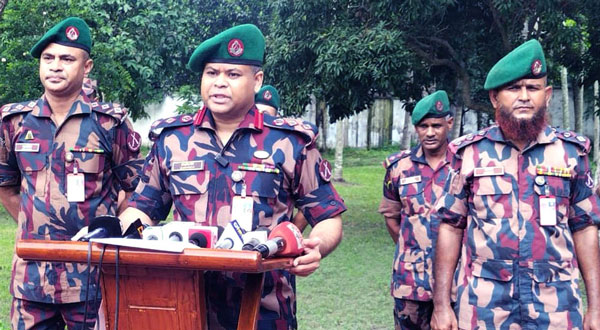 ঈদ-উল-আযহা ঘিরে সীমান্তে বিজিবির কঠোর অবস্থান ঈদ-উল-আযহা ঘিরে সীমান্তে বিজিবির কঠোর অবস্থান