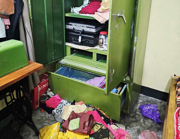 কোম্পানীগঞ্জে সৌদি প্রবাসীর বাড়িতে ডাকাতি কোম্পানীগঞ্জে সৌদি প্রবাসীর বাড়িতে ডাকাতি
